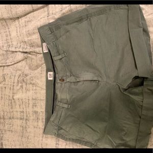 Gap girlfriend chino shorts